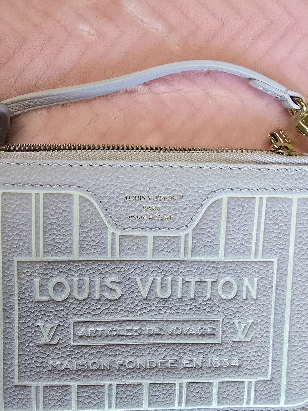 Louis Vuitton Pale Pink Leather Logo Wristlet with Cream Trim - Picture 4 of 10